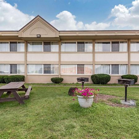 Quality Inn & Suites Vestal Binghamton Near University Zewnętrze zdjęcie