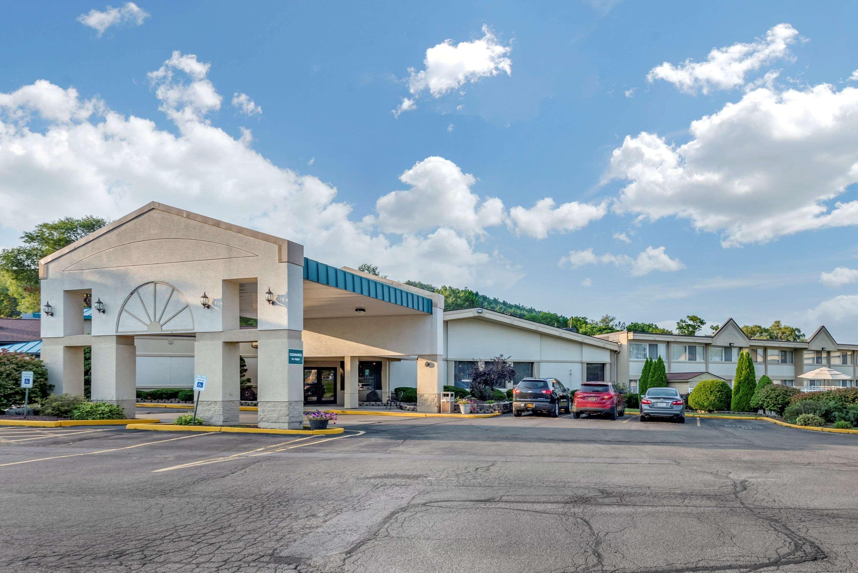 Quality Inn & Suites Vestal Binghamton Near University Zewnętrze zdjęcie