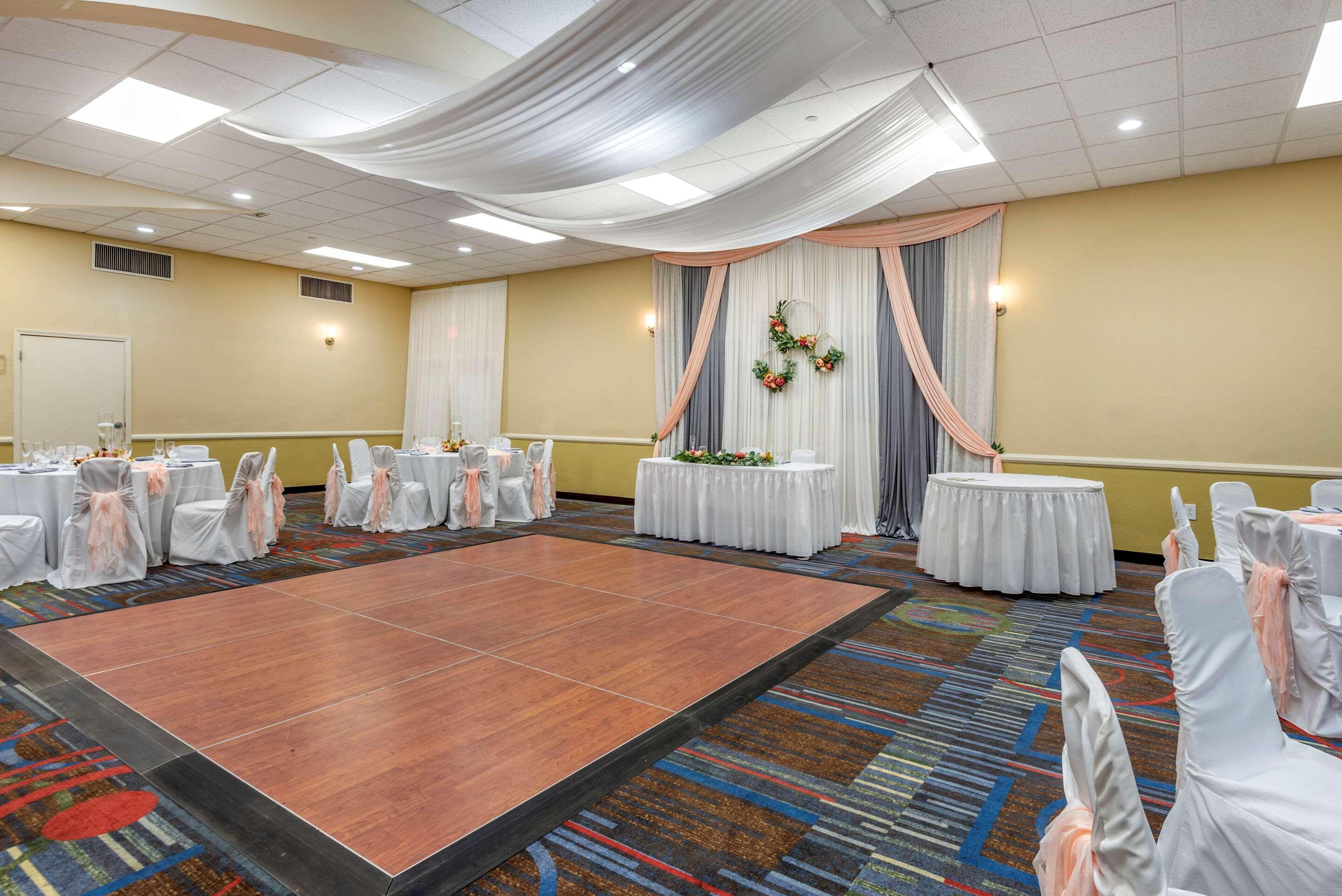 Quality Inn & Suites Vestal Binghamton Near University Zewnętrze zdjęcie