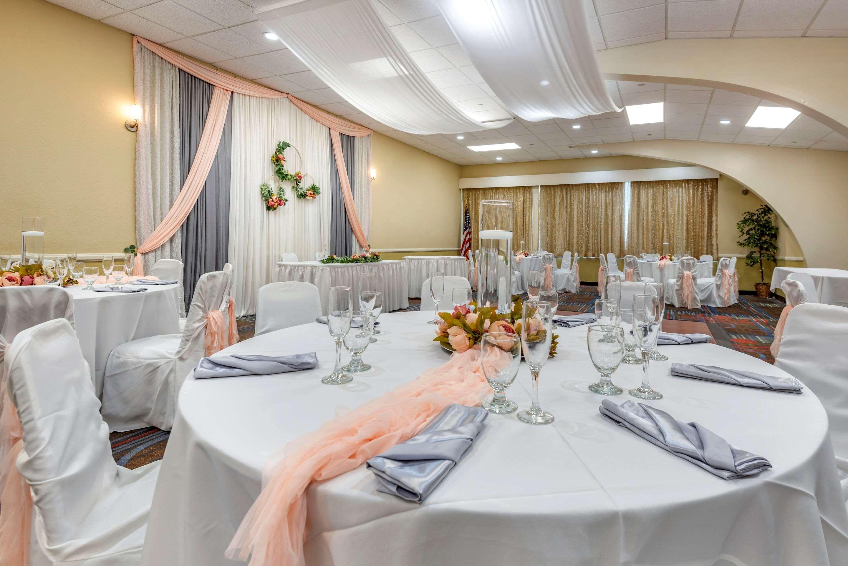 Quality Inn & Suites Vestal Binghamton Near University Zewnętrze zdjęcie