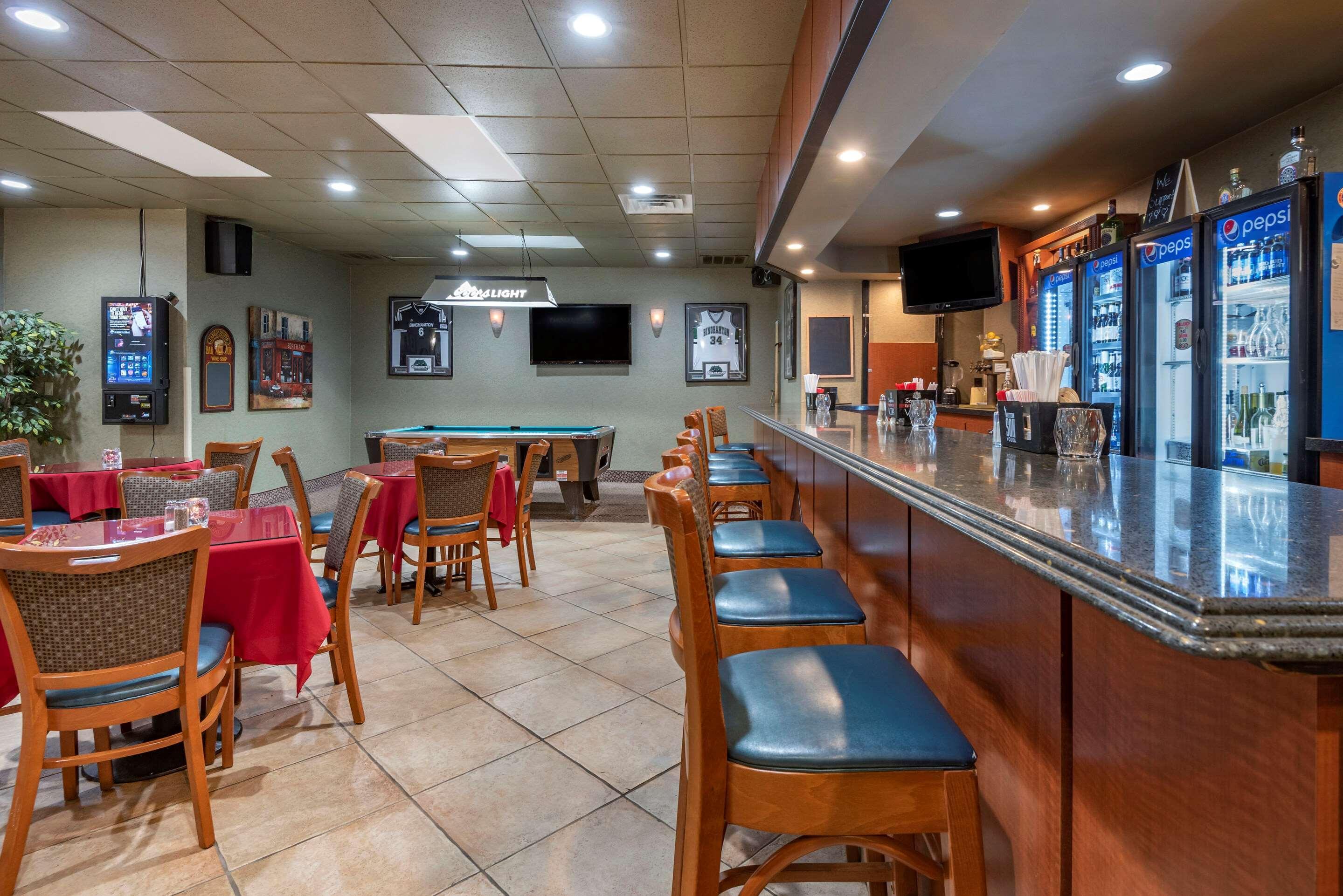 Quality Inn & Suites Vestal Binghamton Near University Zewnętrze zdjęcie
