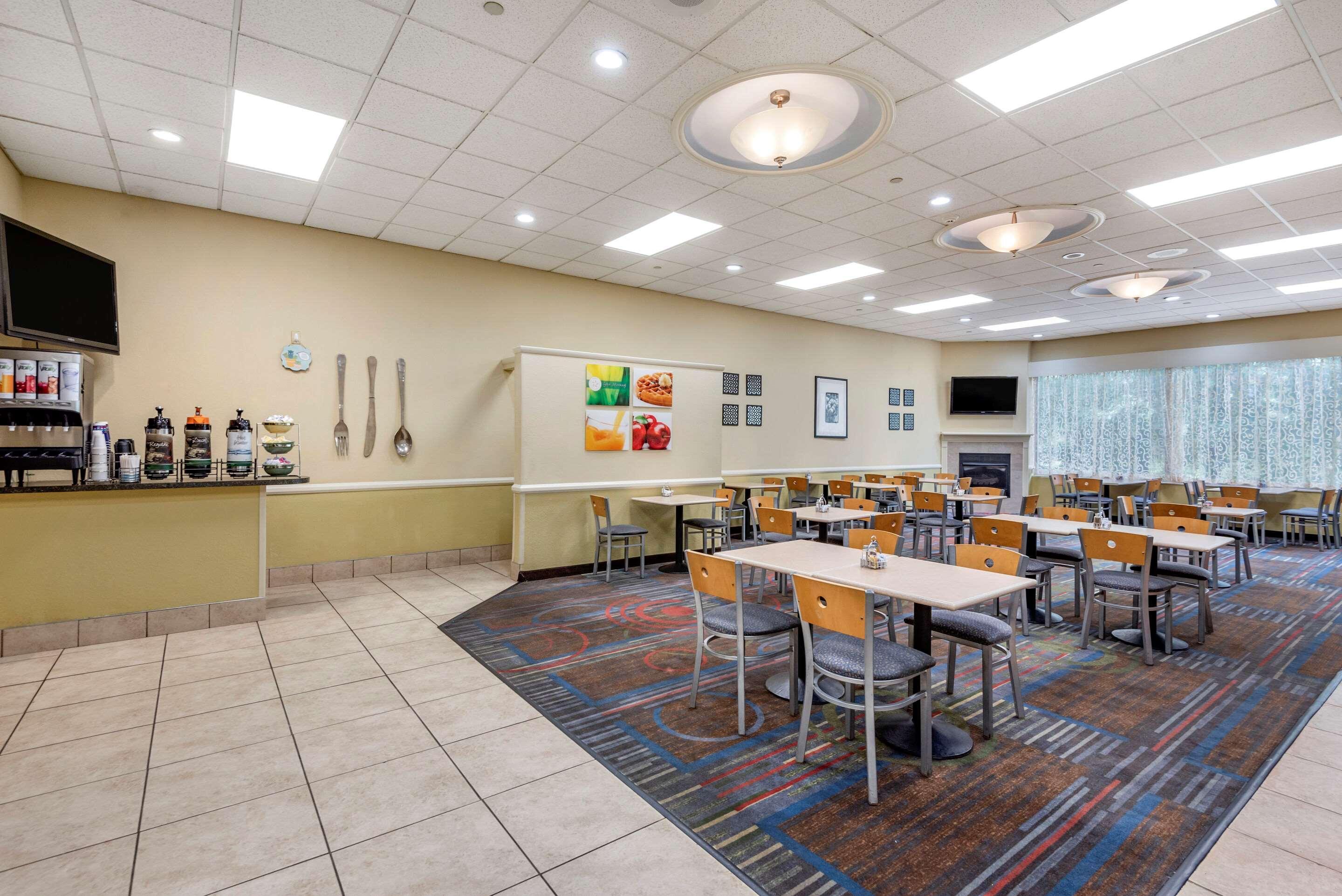 Quality Inn & Suites Vestal Binghamton Near University Zewnętrze zdjęcie